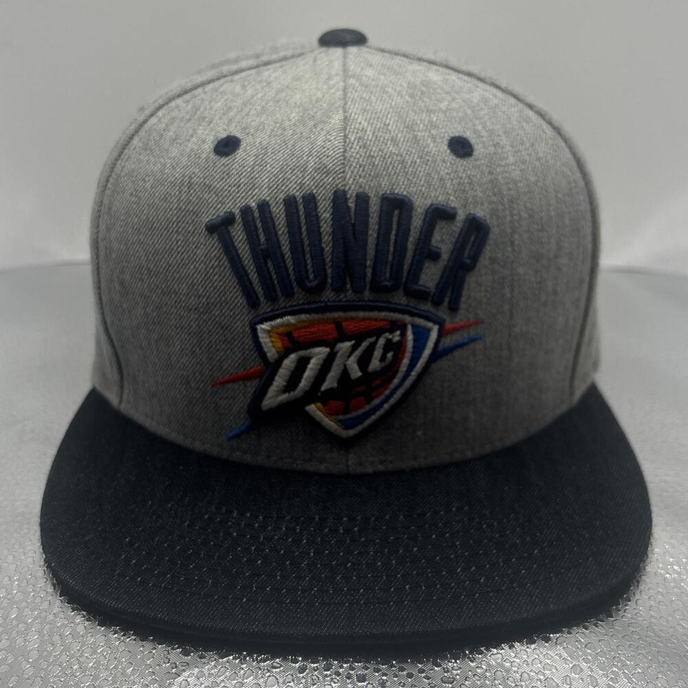 Mitchell & Ness OKC Thunder Snapback Hat Gray Black NBA Hardwood Classics Cap